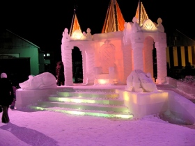 Ледяной теремок. Фото с сайта http://fotki.yandex.ru