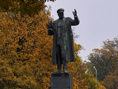 памятник маршалу Коневу